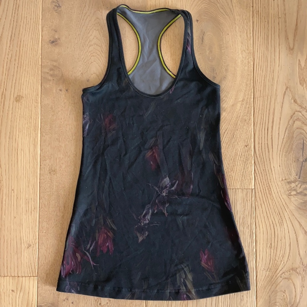Lululemon top